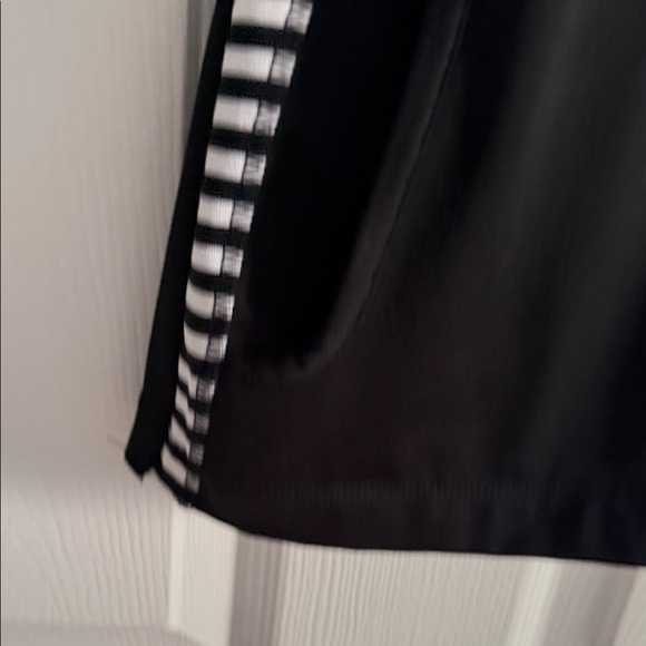 Chico’s Zenergiy Black/White Women's 3/4 Sleeve Athletic Zip-Up size 8 Chico’s 1 - Picture 7 of 7